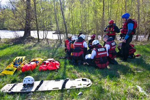 Formation-Rescue3-SRT-technicien-Sauveteur-eaux-vives-et-inondation (1)