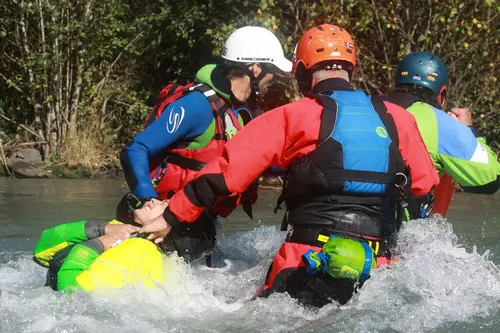Formation Rescue3-WRT-Rec-Technicien-sauveteur-eau-vive-canoe-kayak-hydrospeed (2)