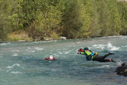 Formation Rescue3-WRT-Rec-Technicien-sauveteur-eau-vive-canoe-kayak-hydrospeed (3)